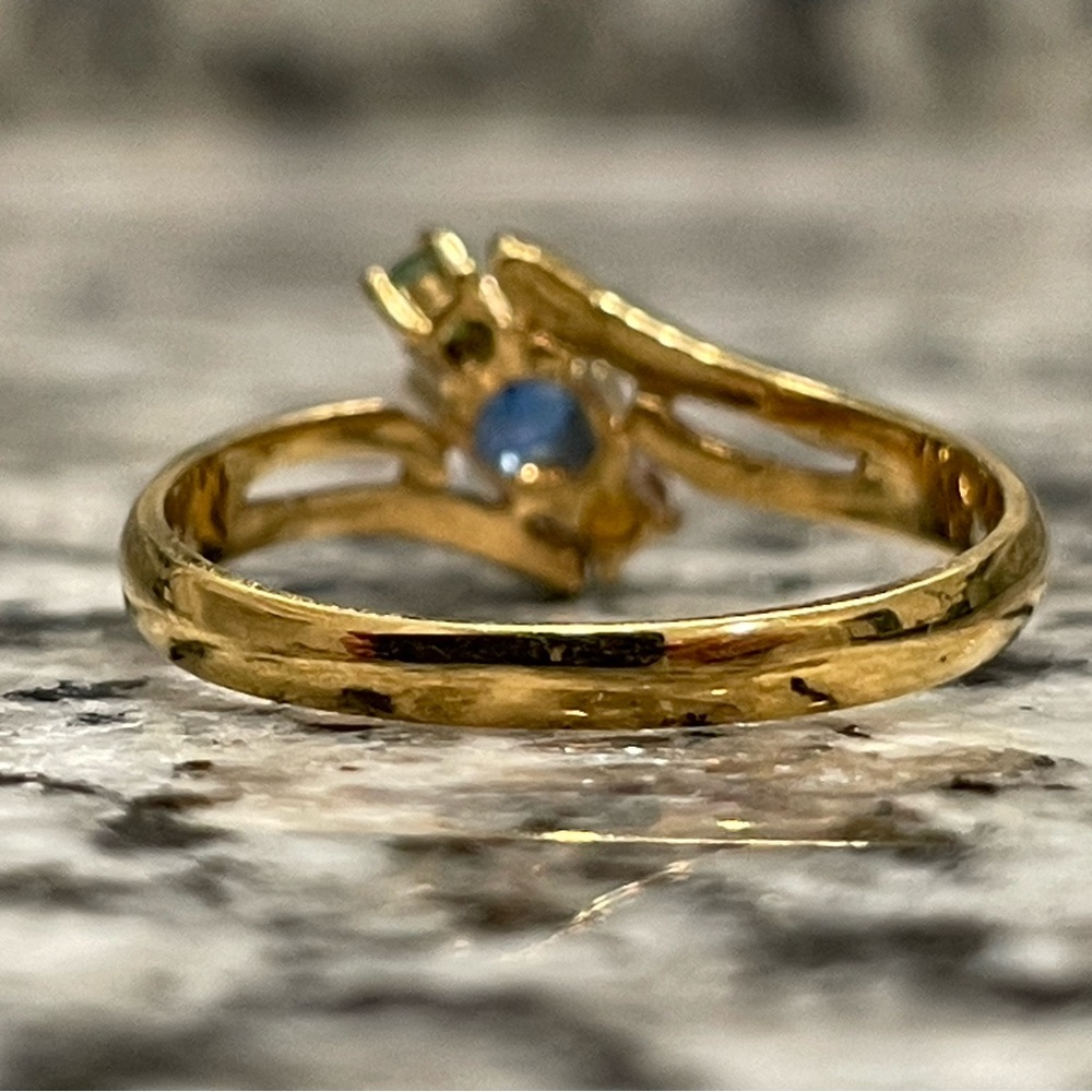 Vintage Style Gold tone 3 Stone Ring Blue Green Yellow Stones Sample Ring Sz 7 - Picture 6 of 12